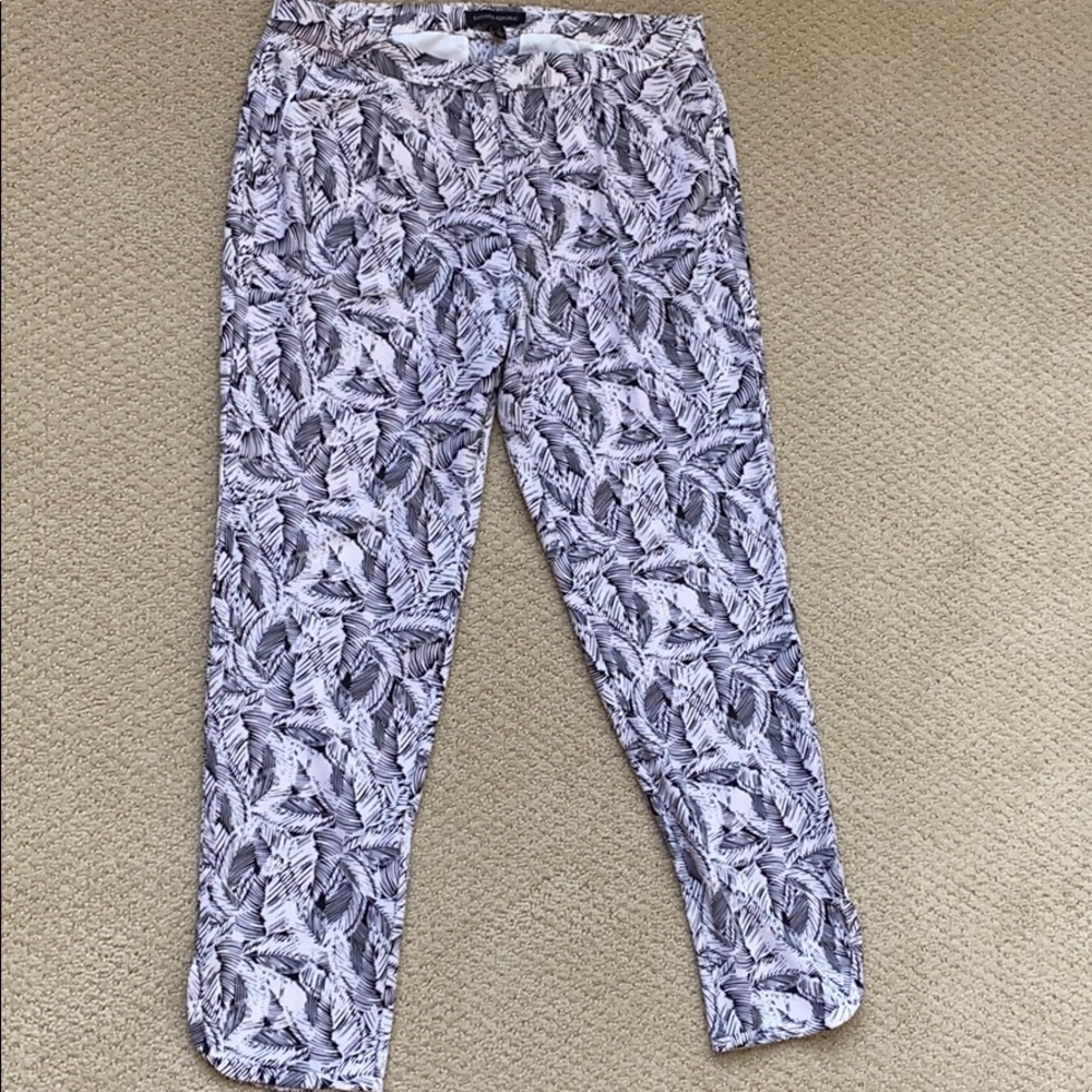 BANANA REPUBLIC size 6 palm tree leaf pants. NWT